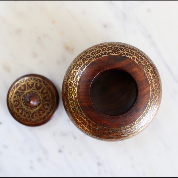 Travel inspired wood, gold embellished dish - Picture 5 of 6